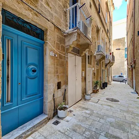 Apartment Sally Port 32 *